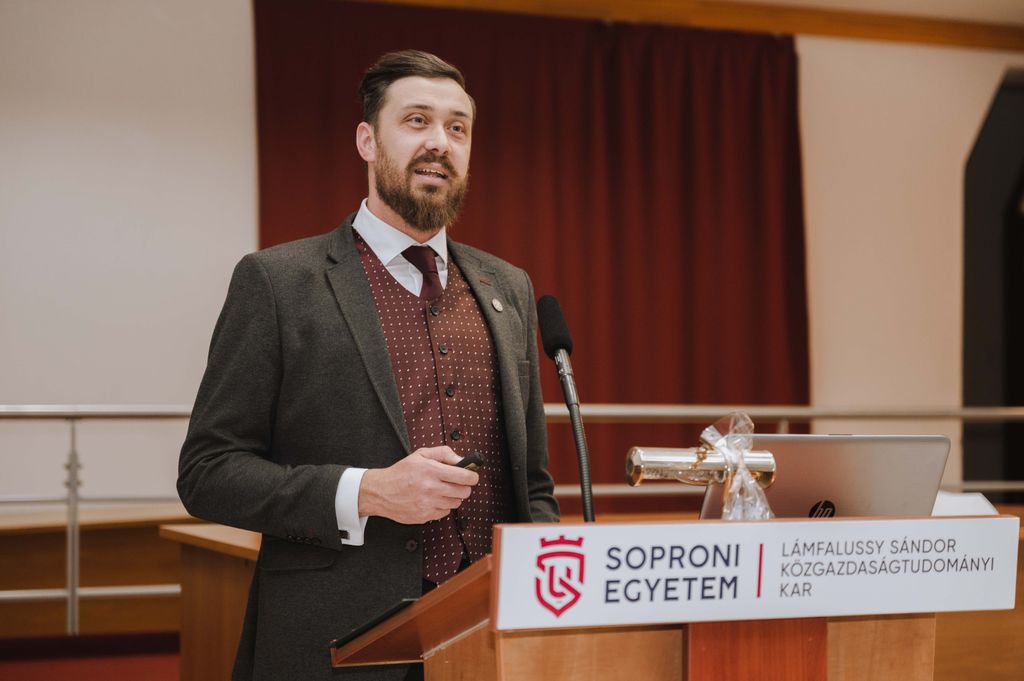 A Selmeci diákhagyományokkal zárult a Soproni Nyugdíjasegyetem őszi szemesztere