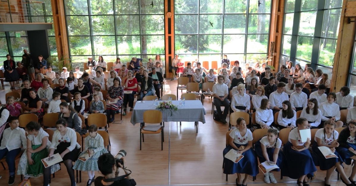 Emlékezés és Öröm: Budai Ilona Népdaléneklési Találkozó a Soproni Egyetemen