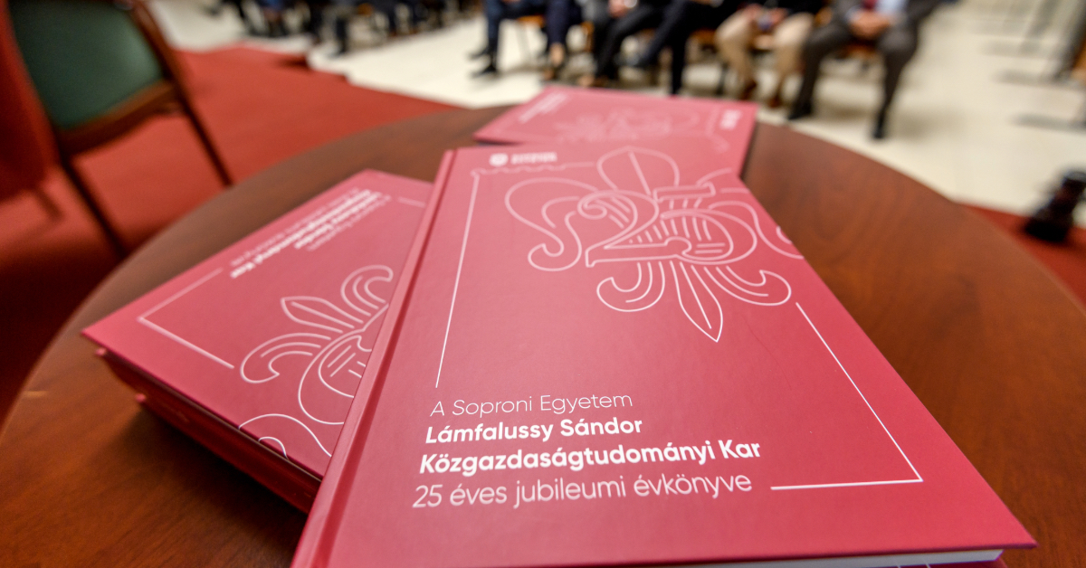 Negyedszázados jubileumát ünnepli a soproni közgazdászképzés – különleges kiadvány készült