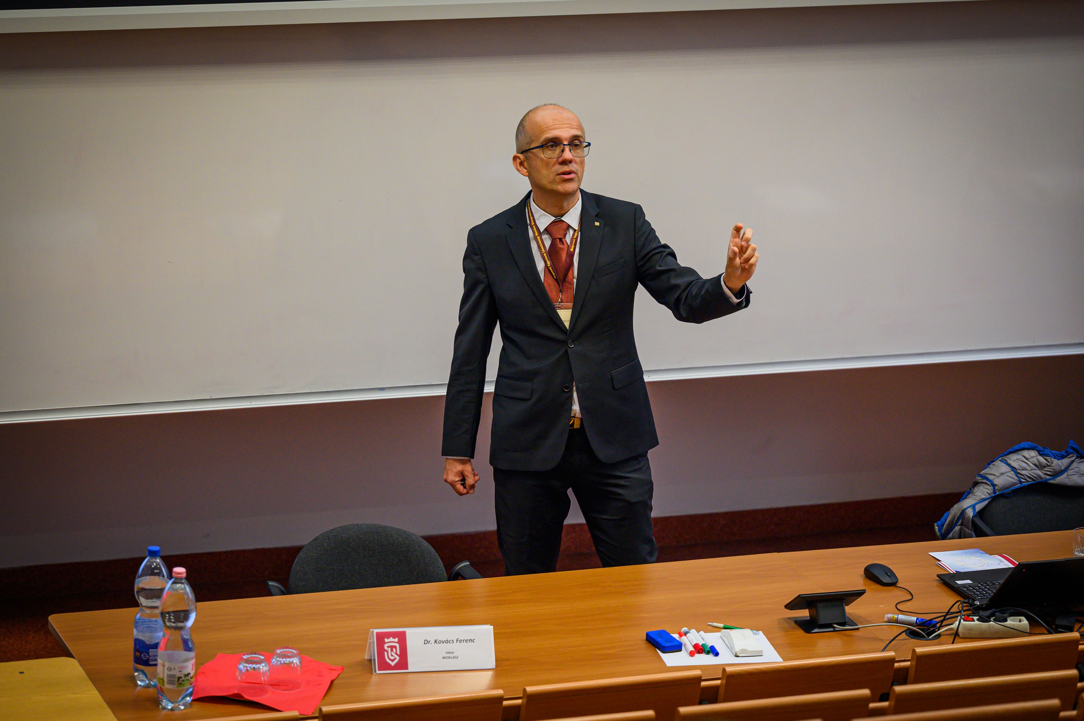 RPT_4468.jpg