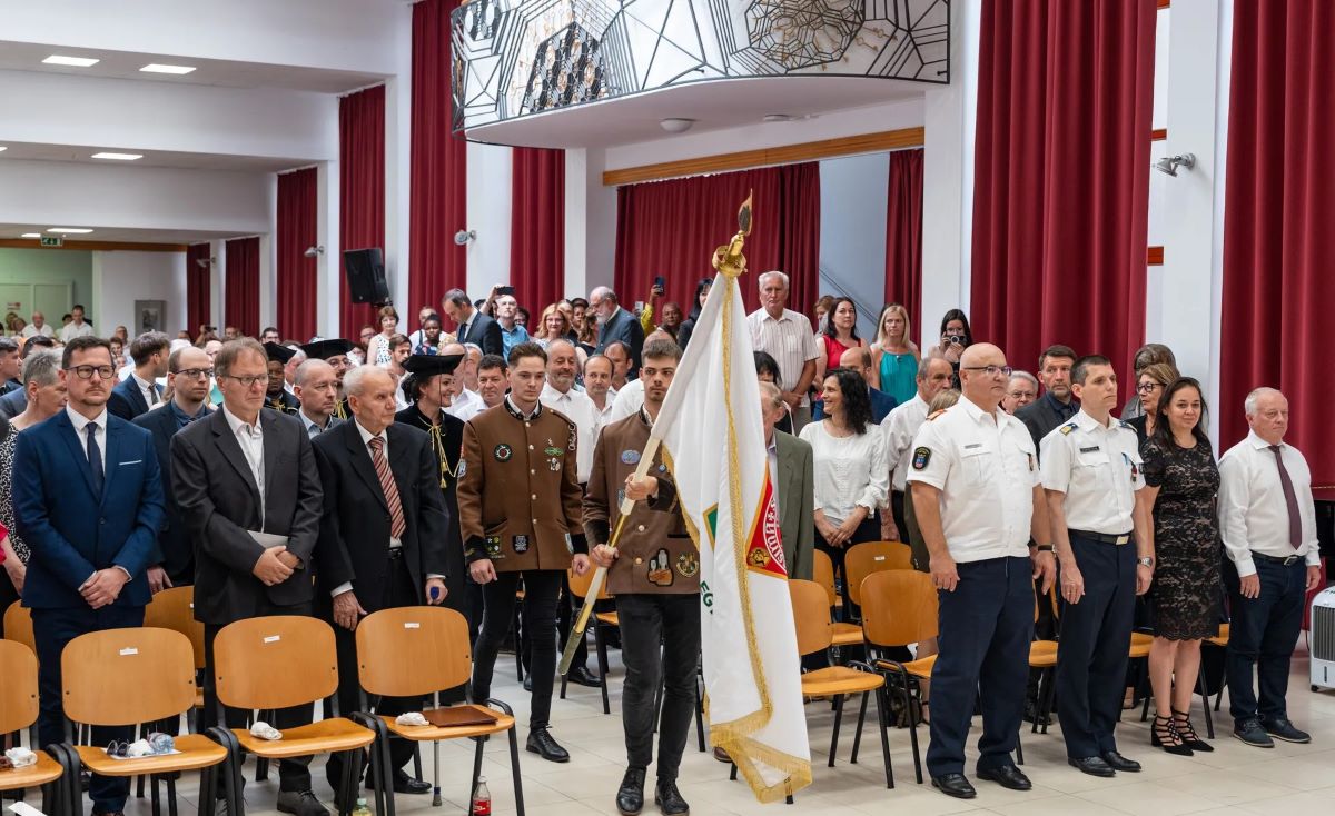 tanevzarocimlap.jpg