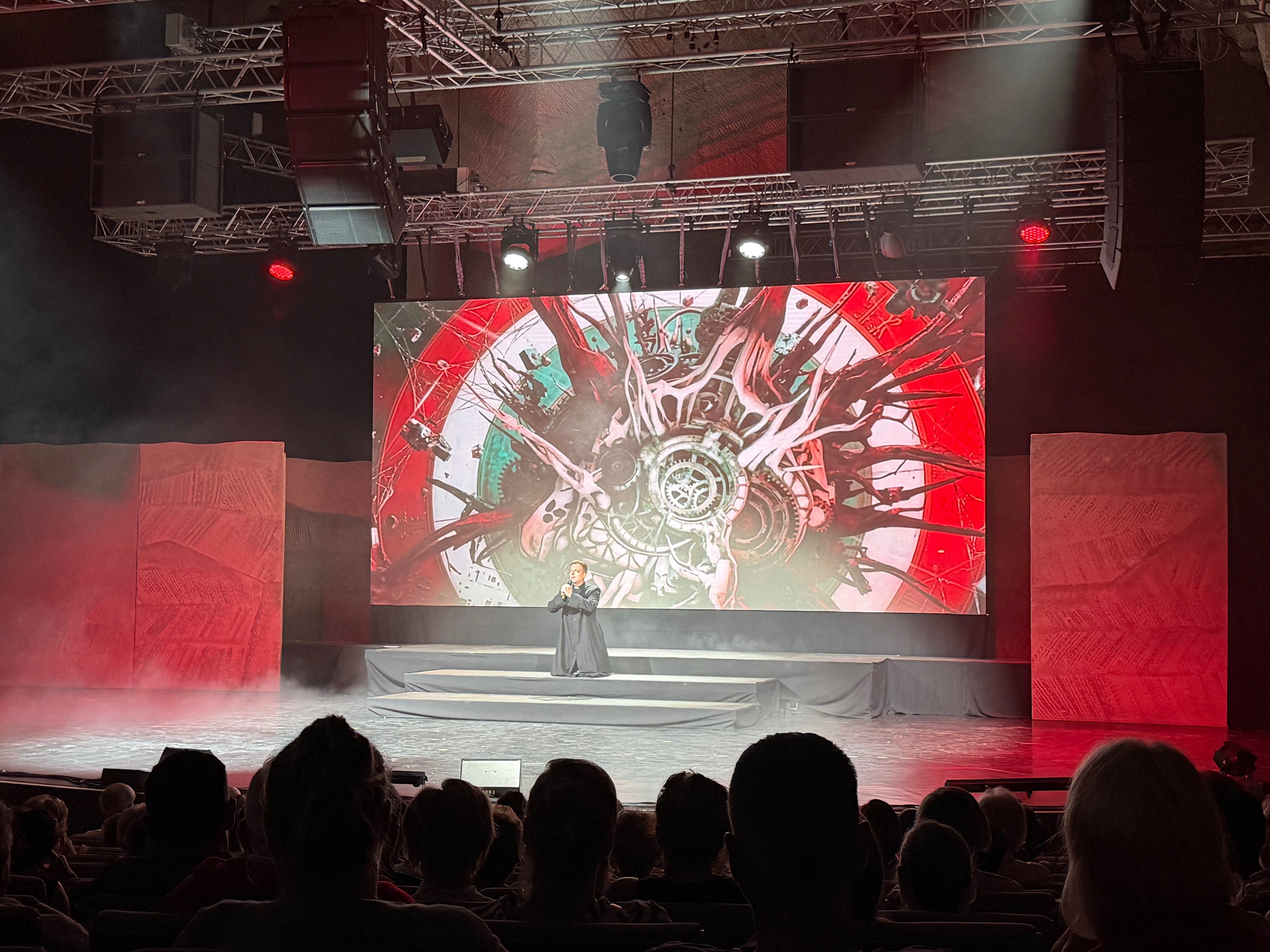 A Soproni Egyetem hallgatói és oktatói készítették a Legendák! musicalshow látványvilágát A Soproni Egyetem hallgatói és oktatói készítették a Legendák! musicalshow látványvilágát