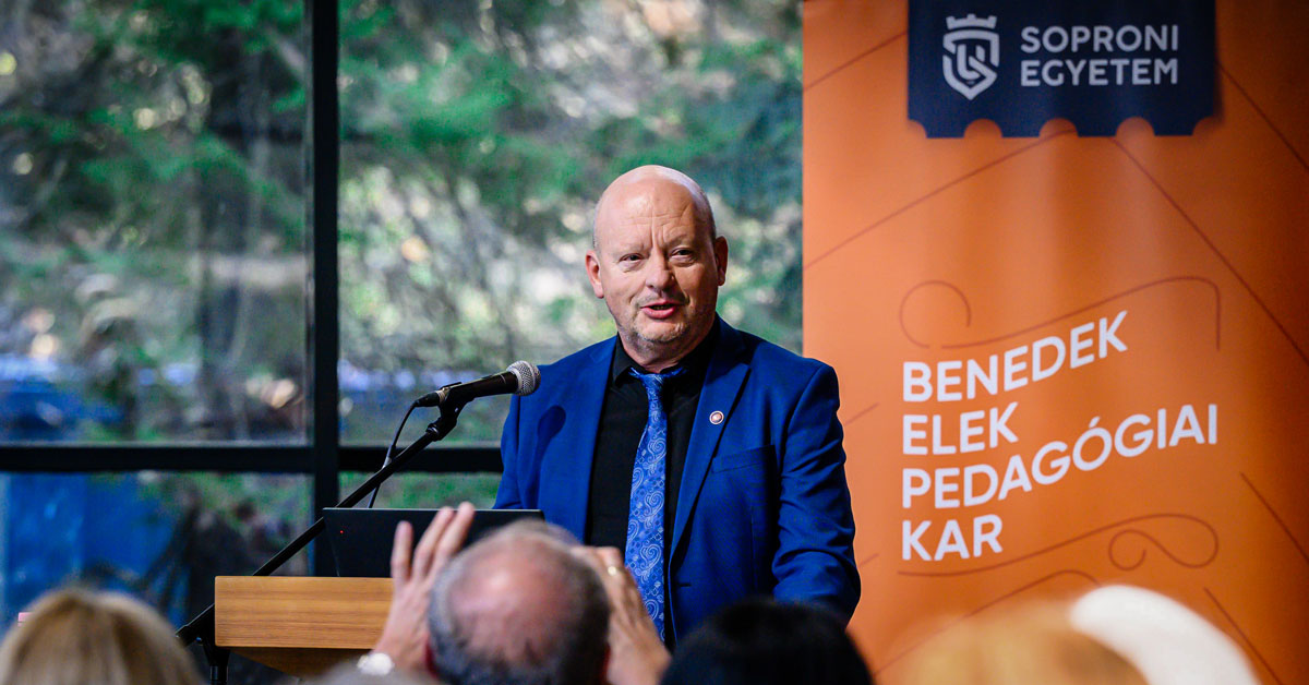 Pro Urbe-díjat vehet át habil. Dr. Varga László, a Soproni Egyetem dékánja