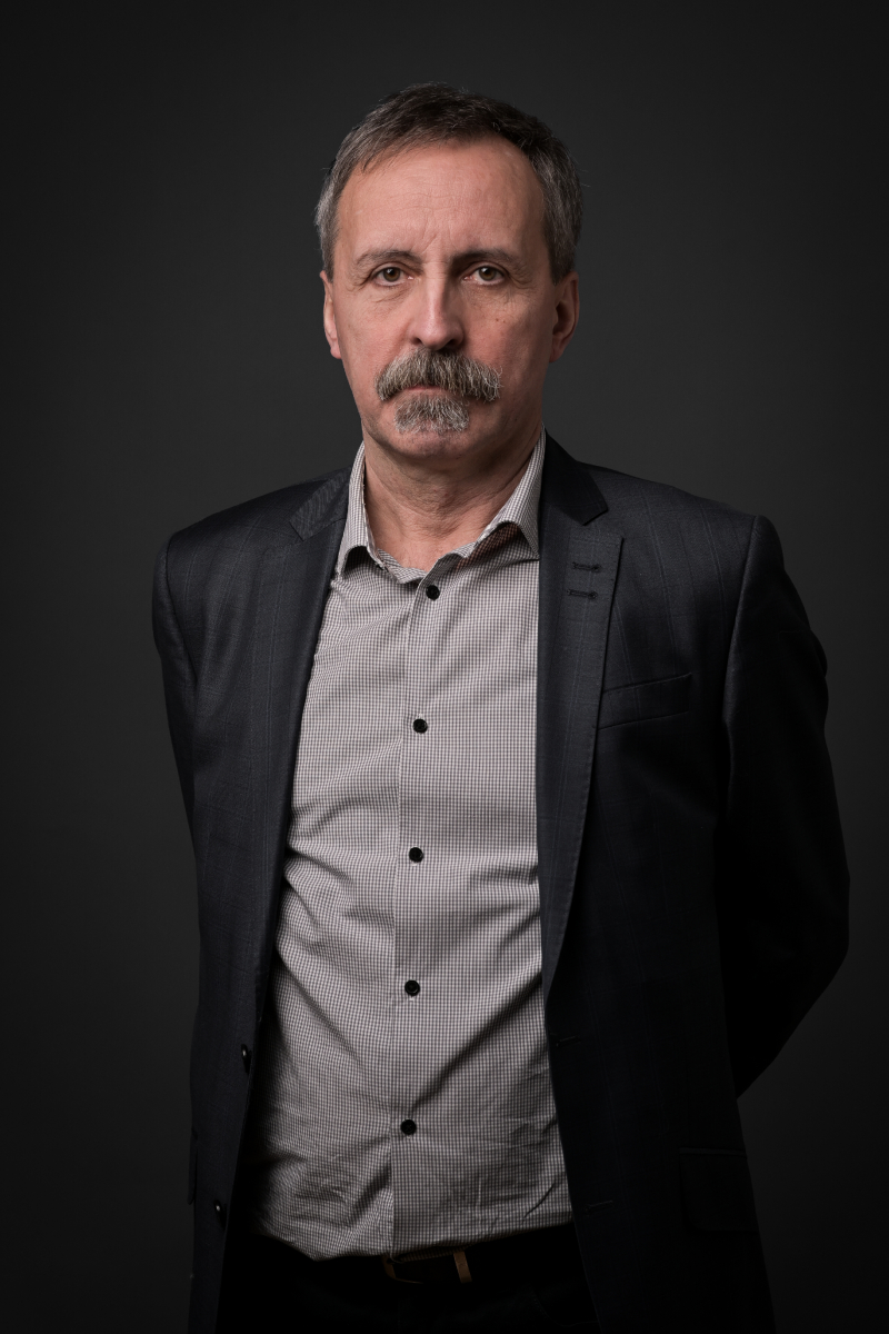  Molnár László